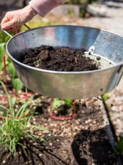 Gardener's Compost Soil Sifter -Plant Supports Shop 8611018 160 tif